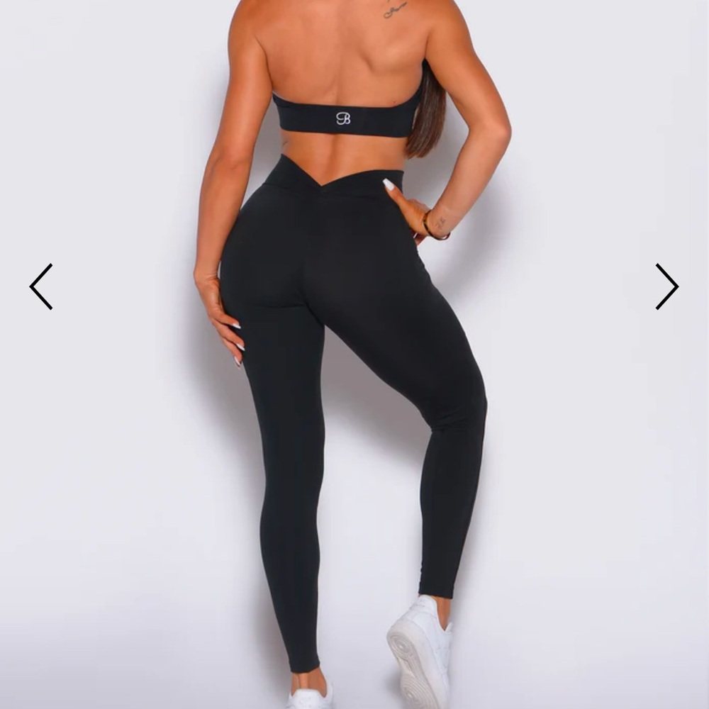 NWT Black Bombshell V Back leggings